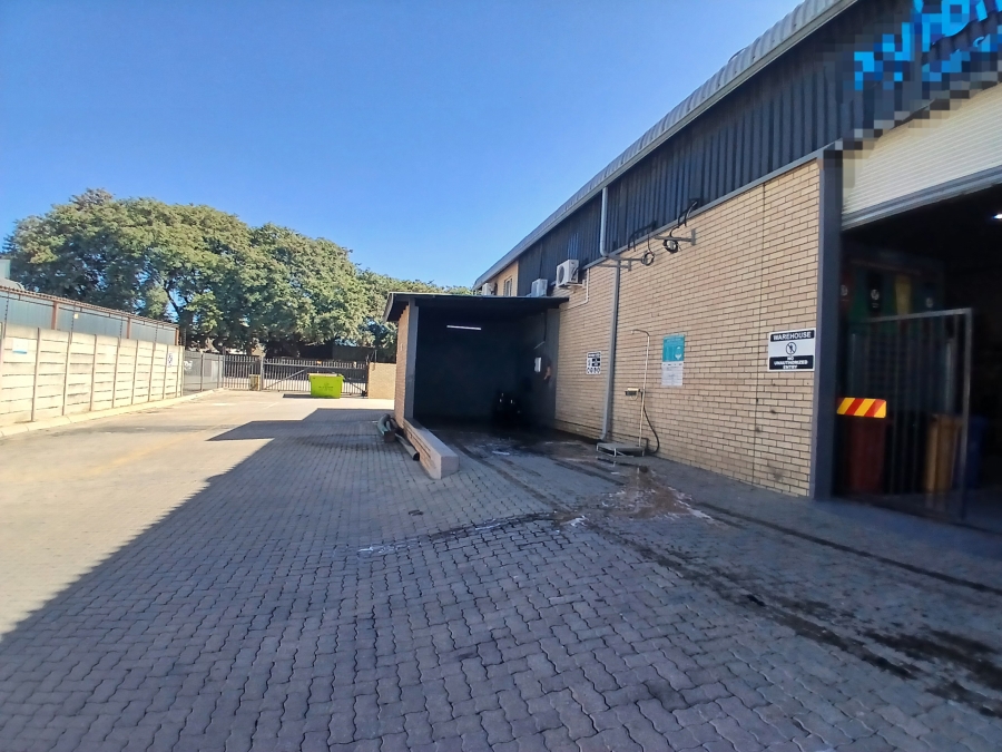 To Let commercial Property for Rent in Oos Einde North West